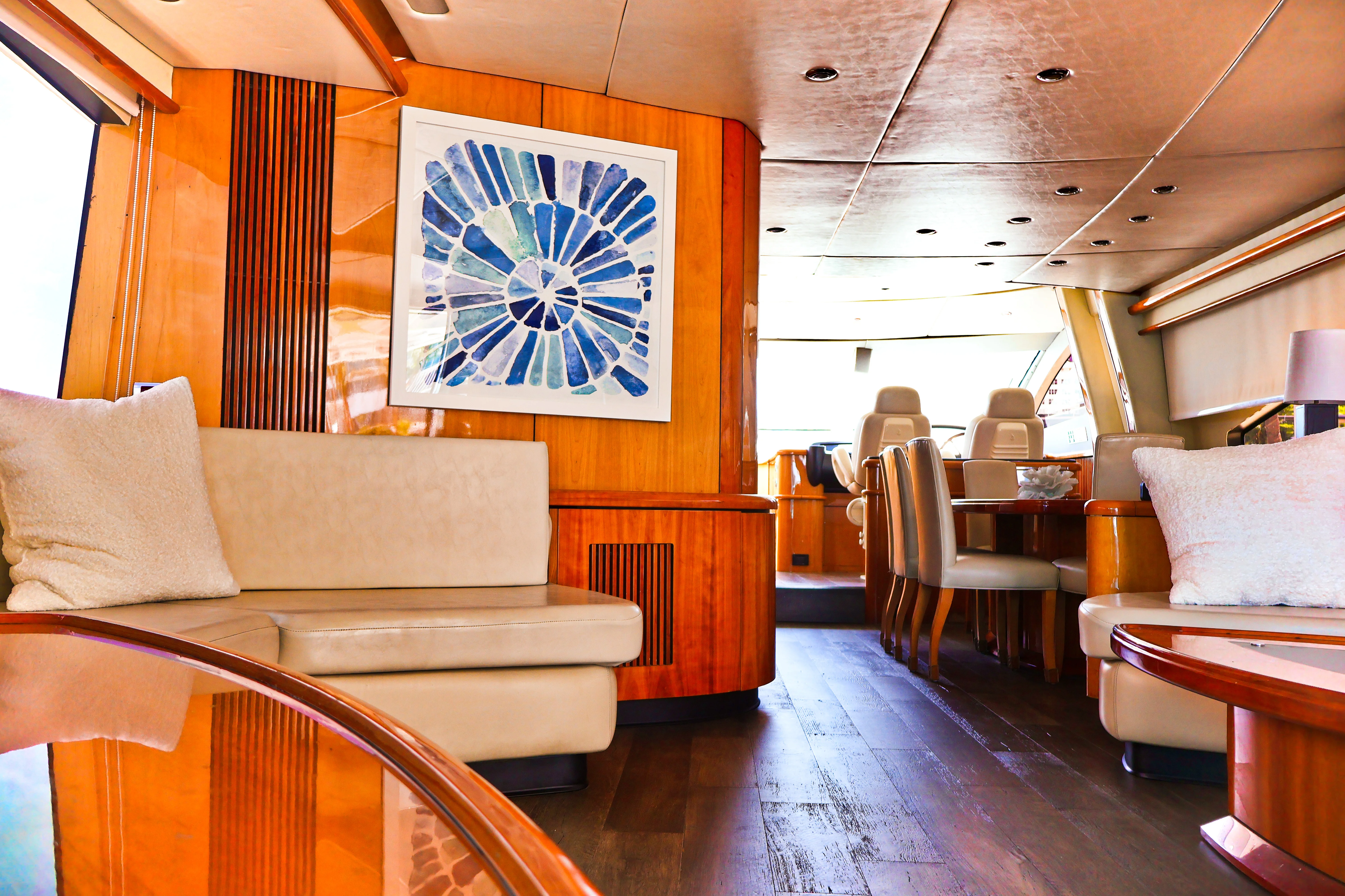 90ft Sunseeker Deep Blue main salon